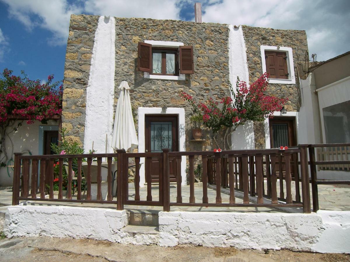 Hiona Cottage Palekastro Exterior photo